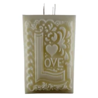 Aşk (Love) Desenli̇ Mum 17.5 Cm X 19 Cm X 30 Cm