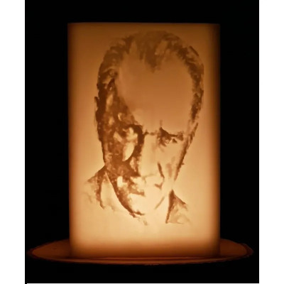 ATATÜRK FİGÜRLÜ İÇİ BOŞ MUM 17.5 cm x 19 cm x 30 cm