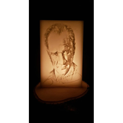 ATATÜRK İMZALI İÇİ BOŞ MUM 13 cm x 14 cm x 22 cm